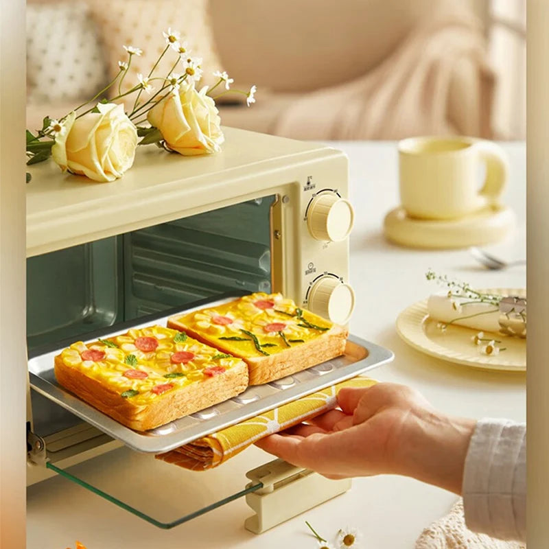 A new Bear Home multifunctional electric oven 2024 small mini electric oven 10L large capacity baking bread cake oven